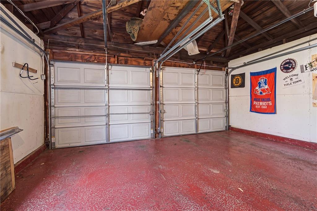 348 Park Place Property Photo 3
