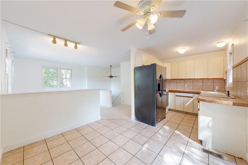 209 Shannock Road Property Photo 8