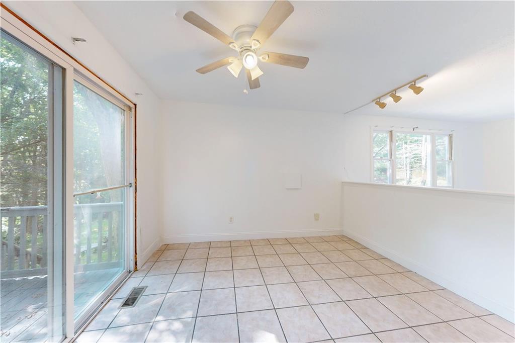 209 Shannock Road Property Photo 11