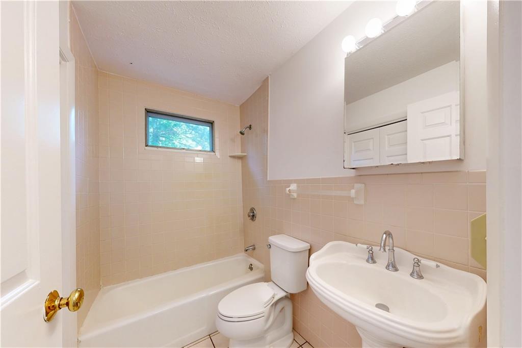 209 Shannock Road Property Photo 13
