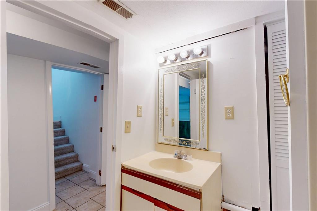 209 Shannock Road Property Photo 24