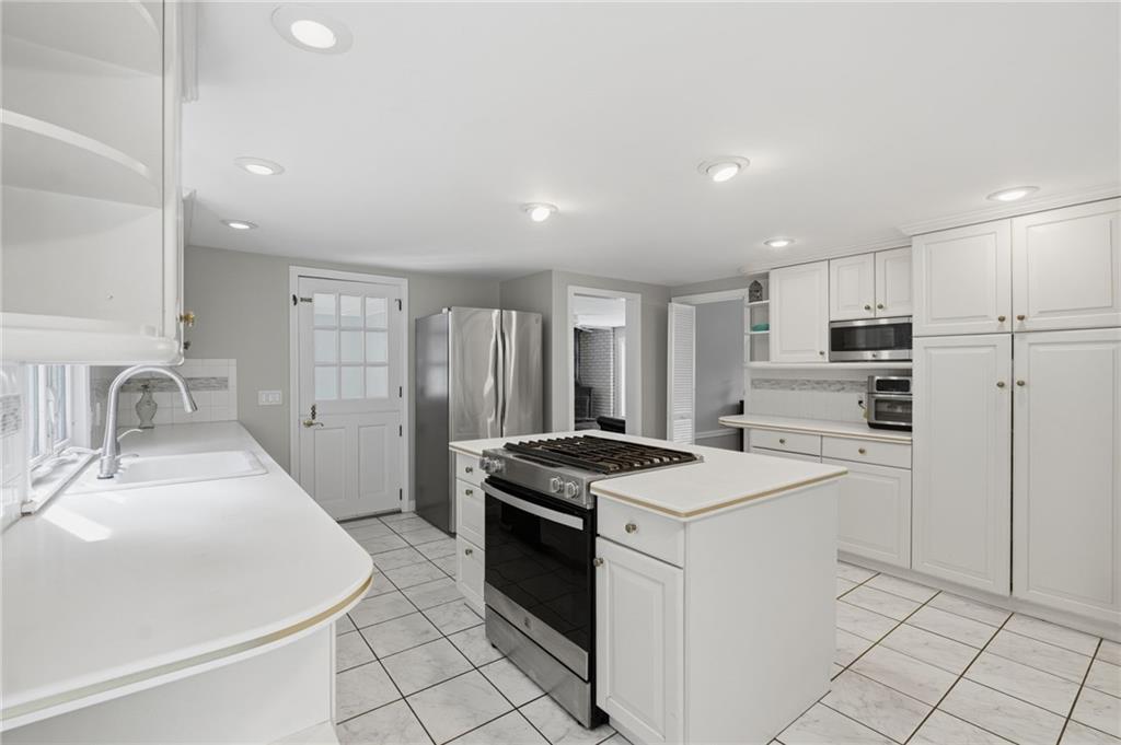 465 Red Chimney Drive Property Photo 23