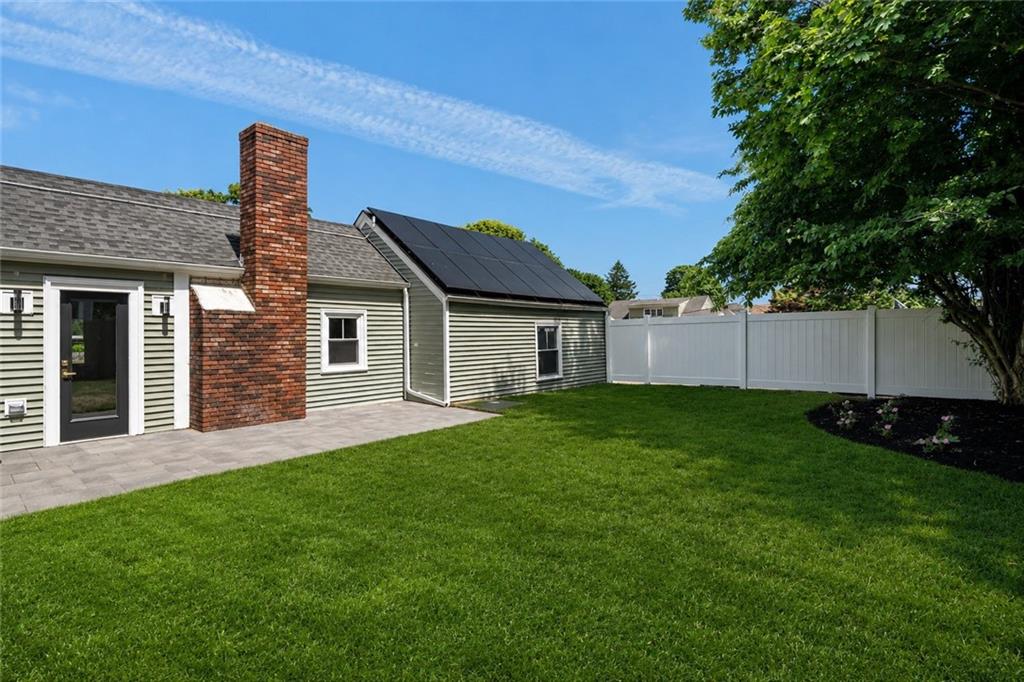 21 Russell Avenue Property Photo 5