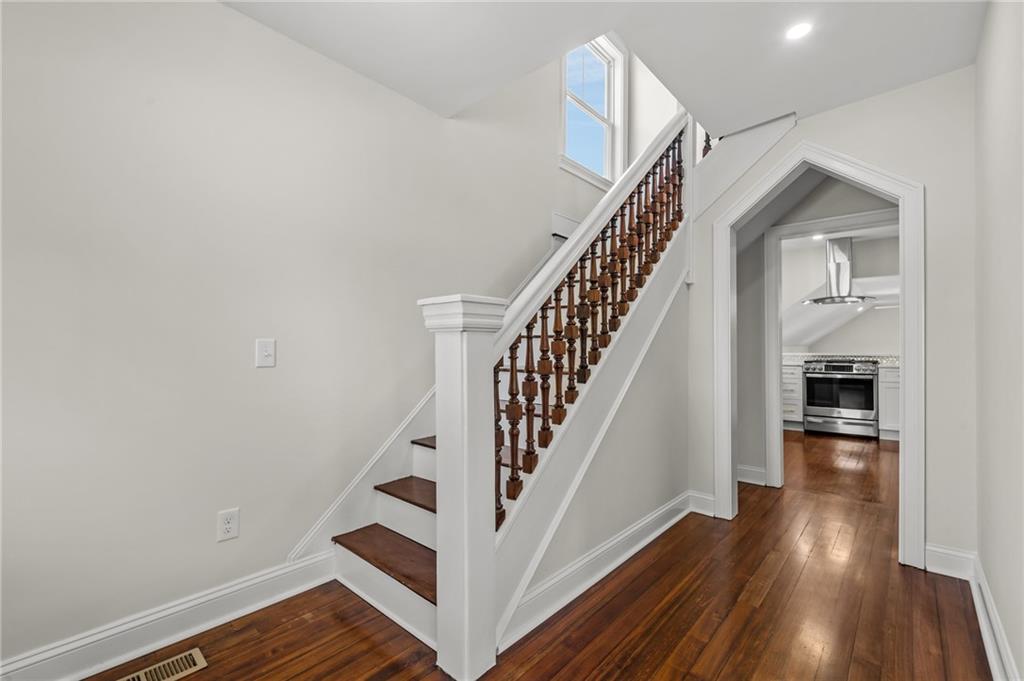 21 Russell Avenue Property Photo 9