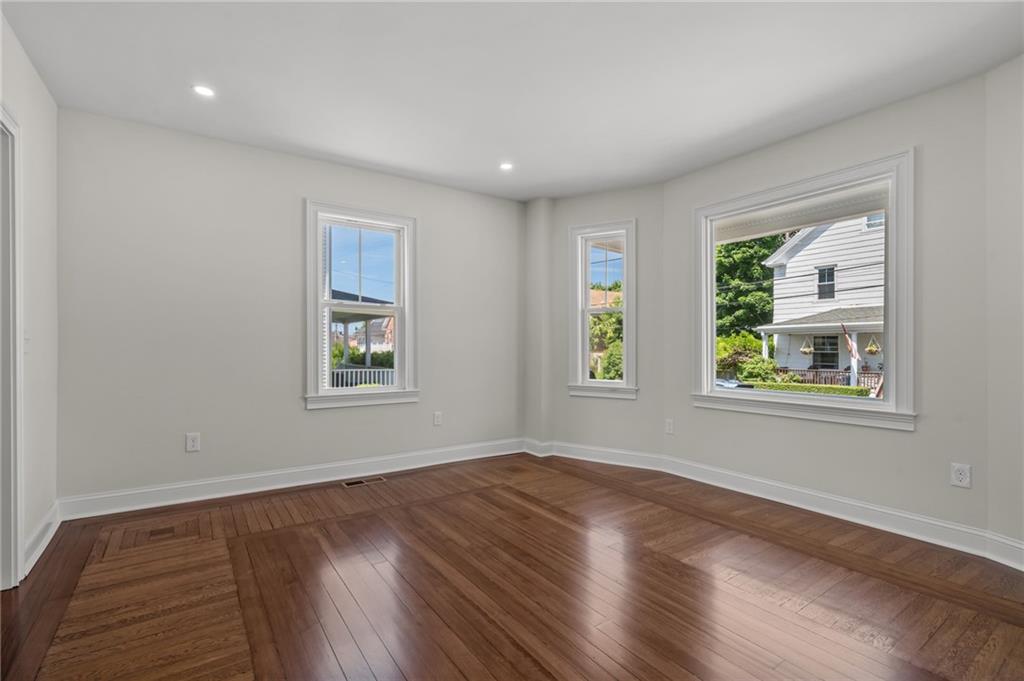 21 Russell Avenue Property Photo 11