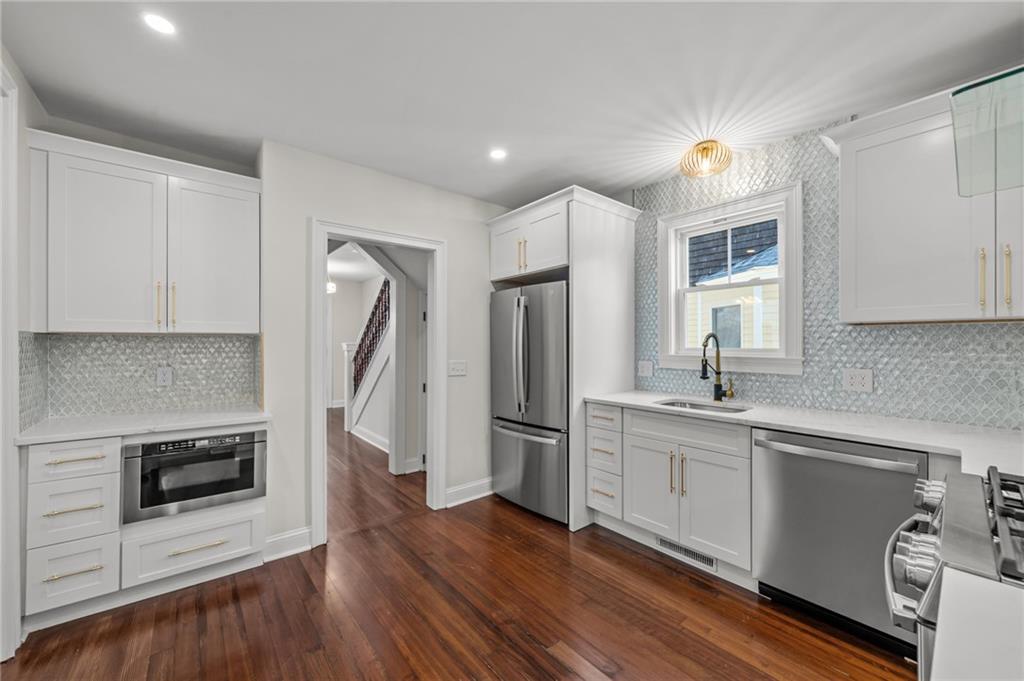 21 Russell Avenue Property Photo 17