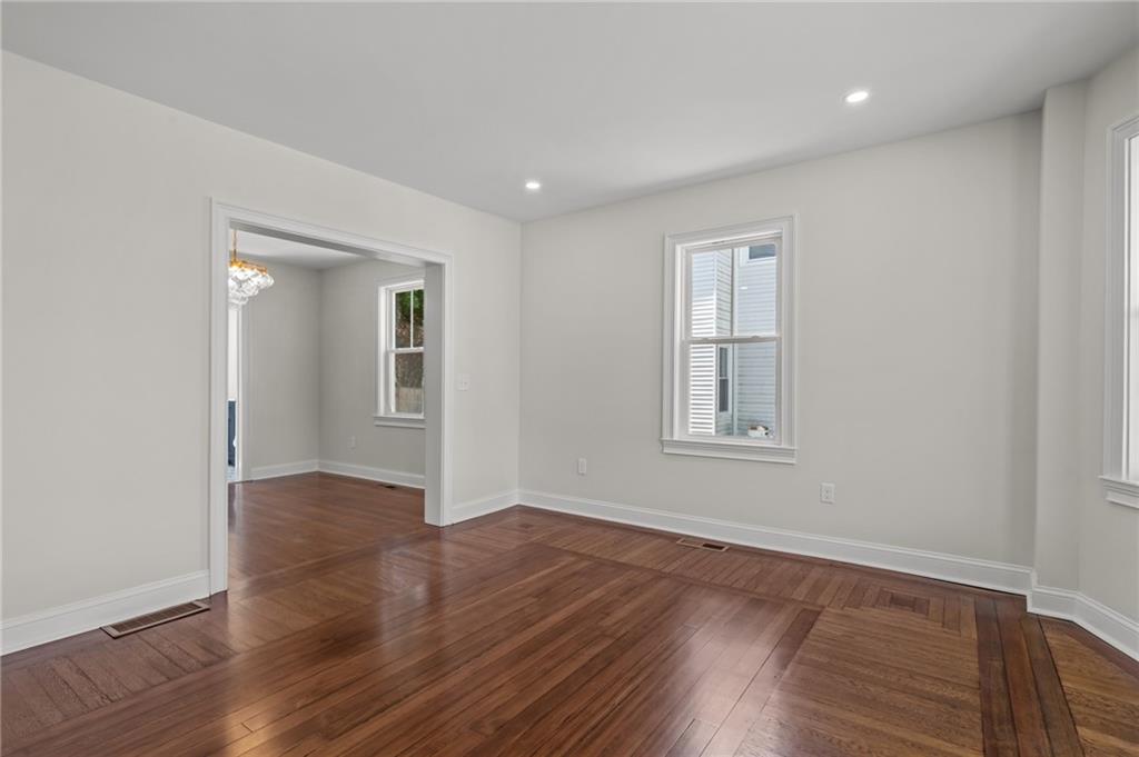21 Russell Avenue Property Photo 31