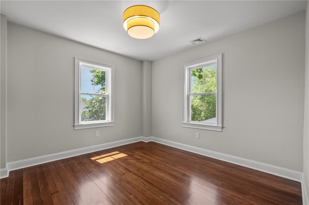 21 Russell Avenue Property Photo 34