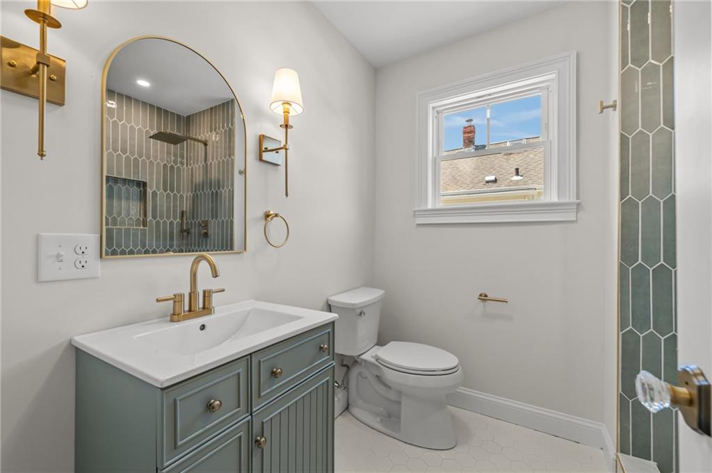 21 Russell Avenue Property Photo 37