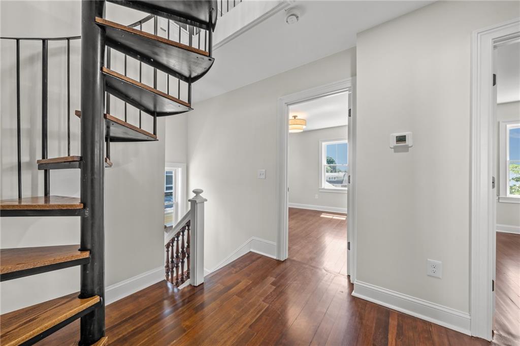 21 Russell Avenue Property Photo 39