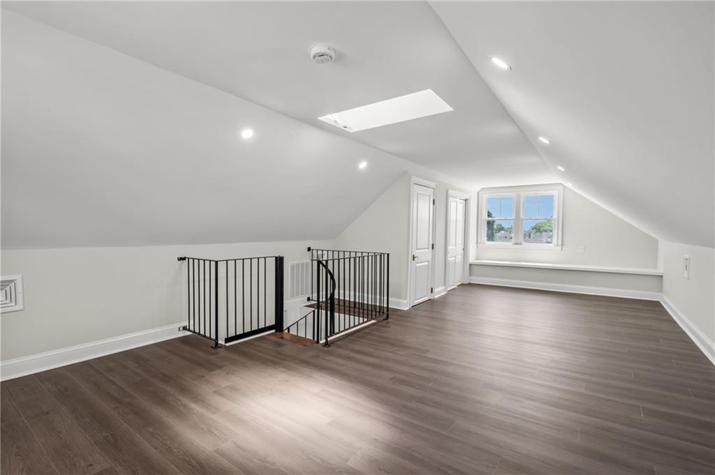 21 Russell Avenue Property Photo 41