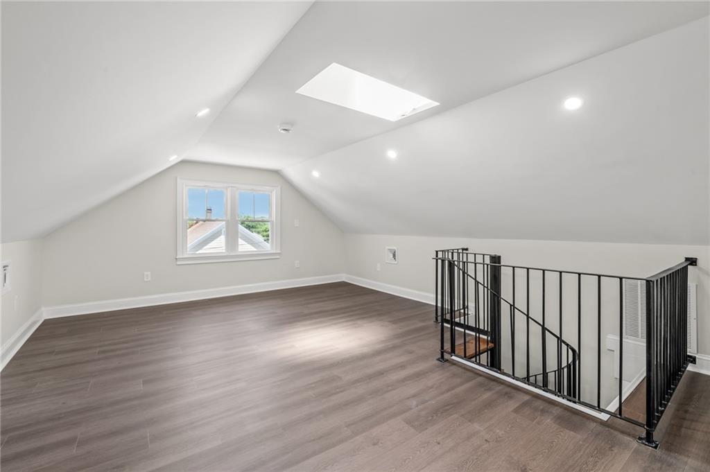 21 Russell Avenue Property Photo 42