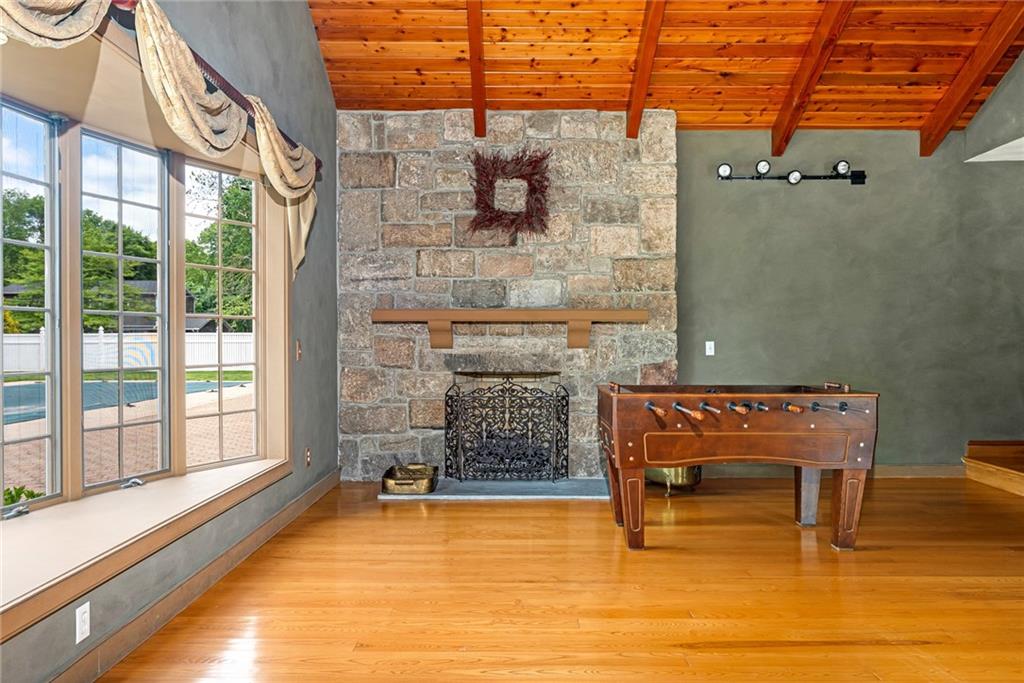74 Oakwoods Drive Property Photo 3