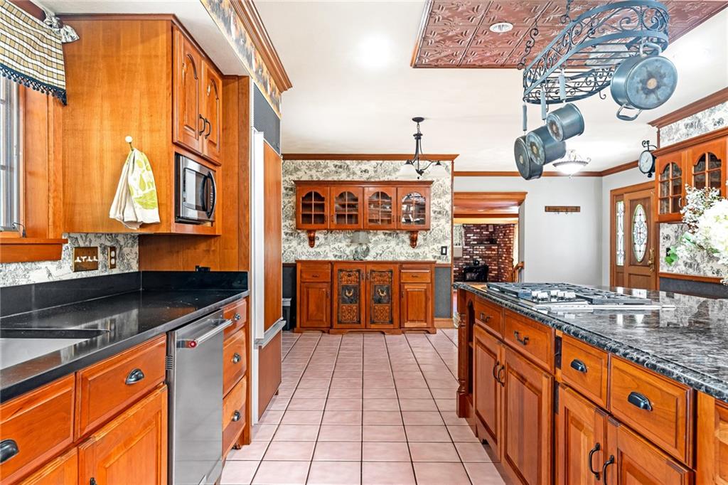 74 Oakwoods Drive Property Photo 8