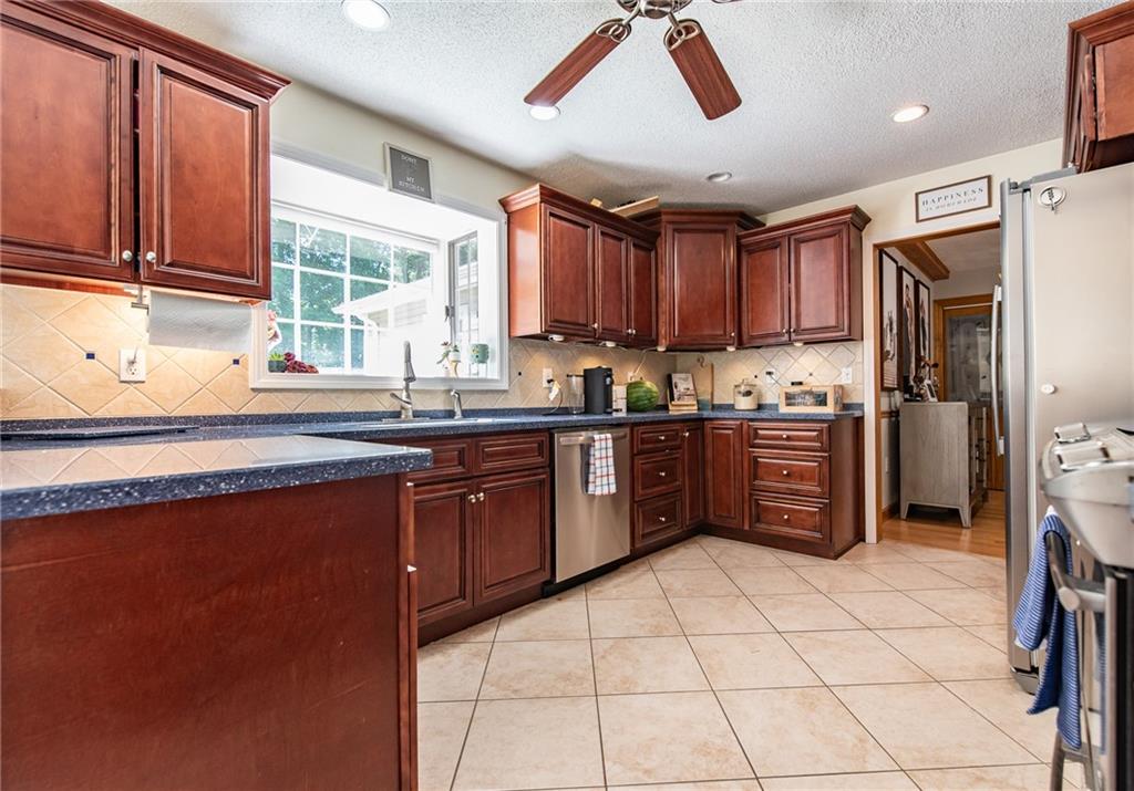 92 New Road Property Photo 10