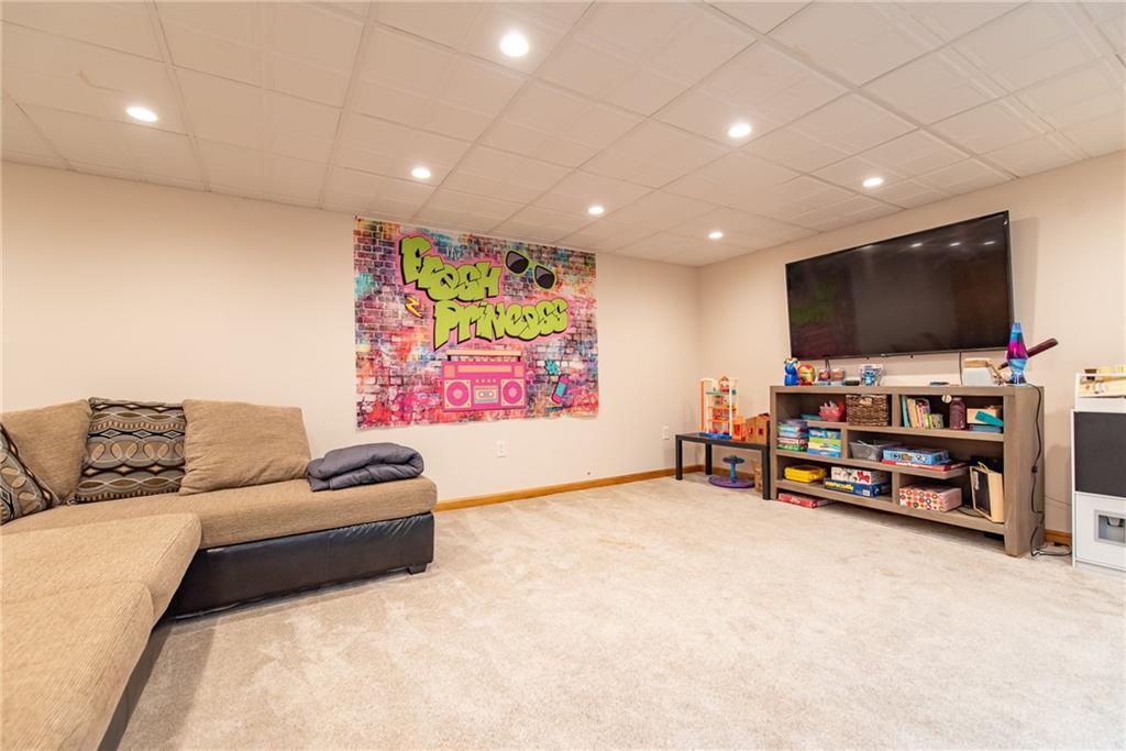 92 New Road Property Photo 31