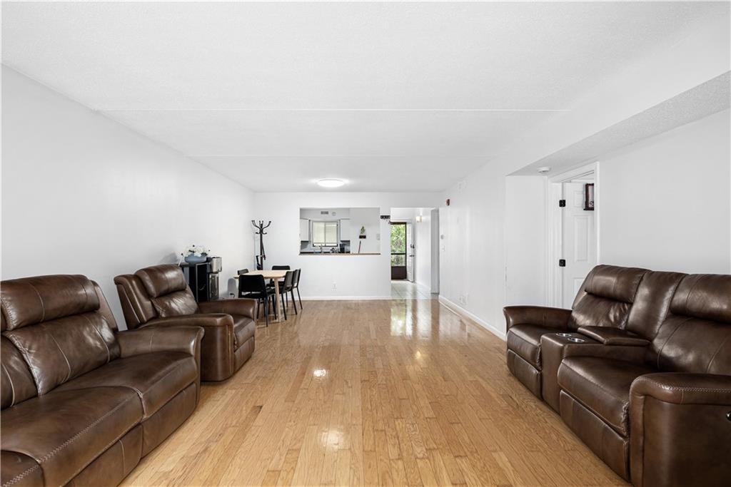 650 East Greenwich Avenue Unit 6-204 Property Photo 5