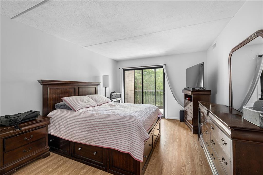 650 East Greenwich Avenue Unit 6-204 Property Photo 12