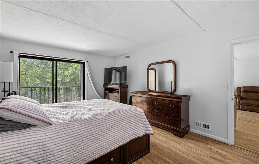 650 East Greenwich Avenue Unit 6-204 Property Photo 13