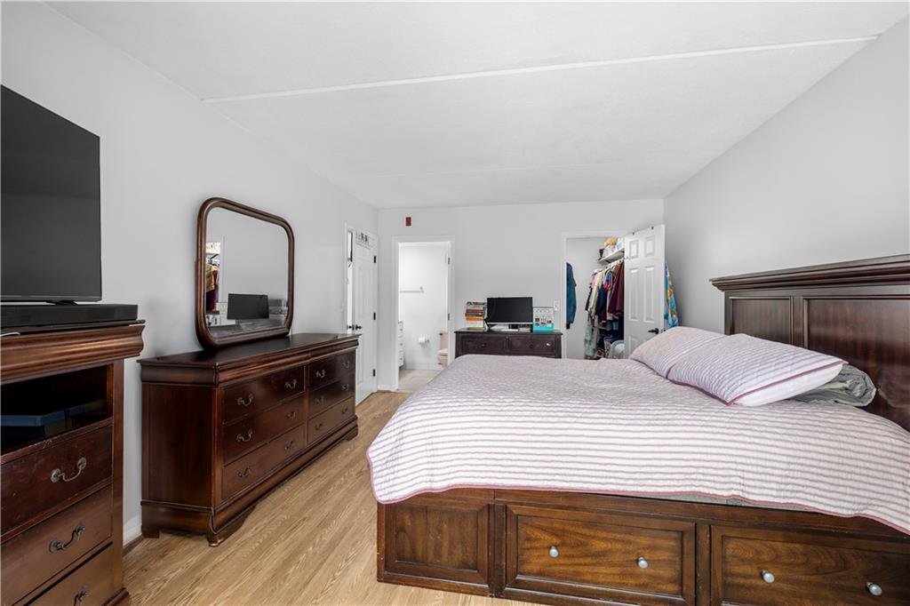 650 East Greenwich Avenue Unit 6-204 Property Photo 14