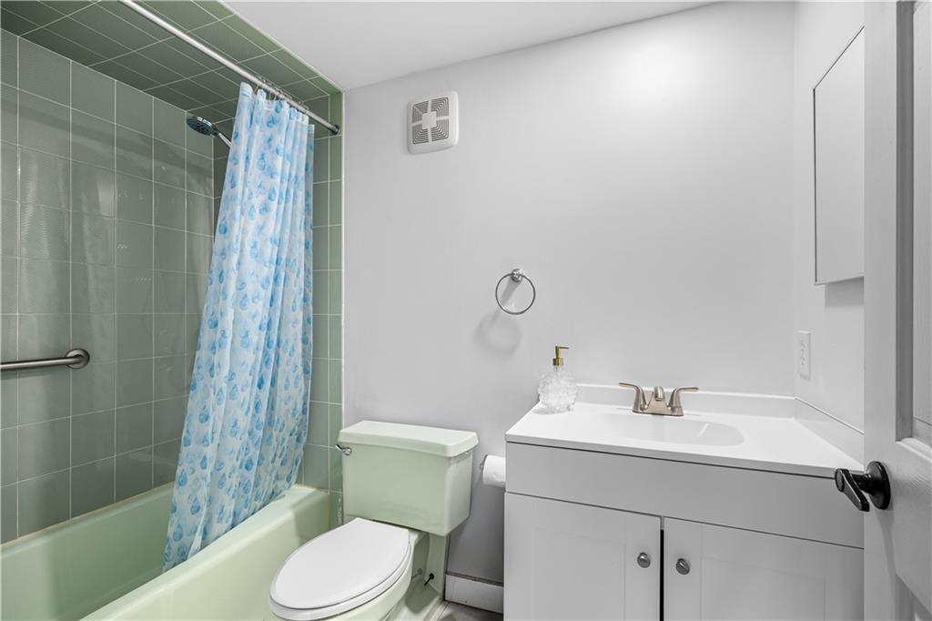 650 East Greenwich Avenue Unit 6-204 Property Photo 20