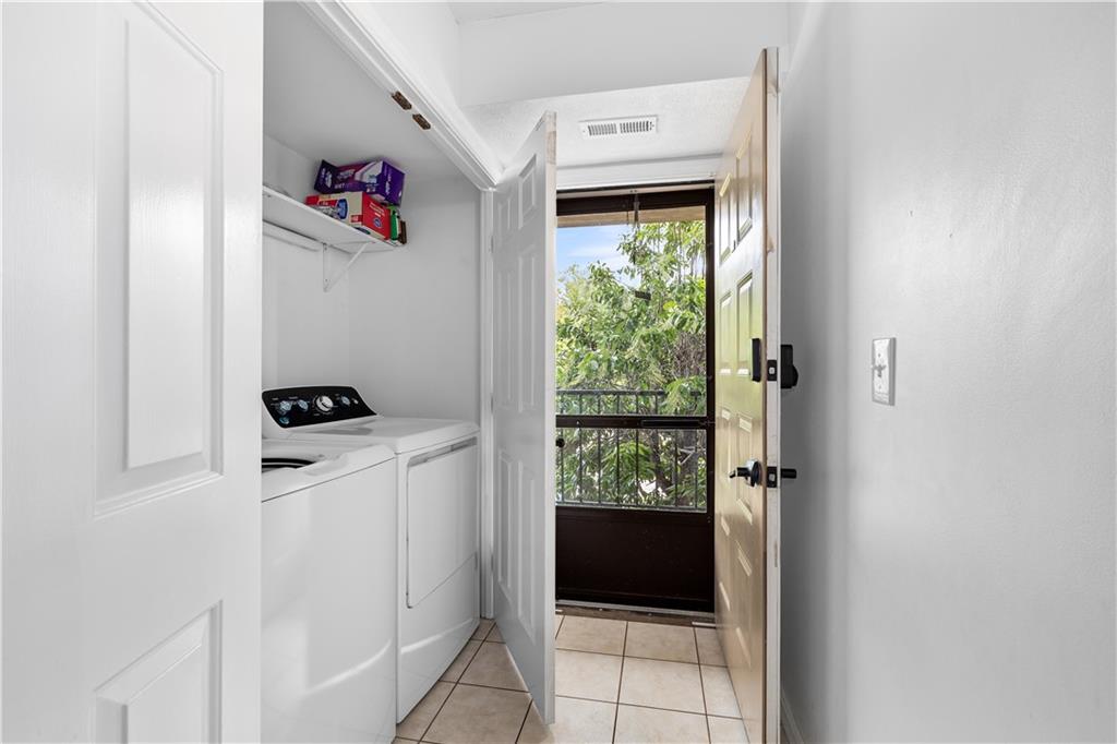 650 East Greenwich Avenue Unit 6-204 Property Photo 23
