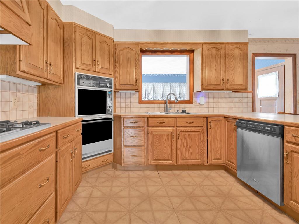 47 Homeland Street Property Photo 7
