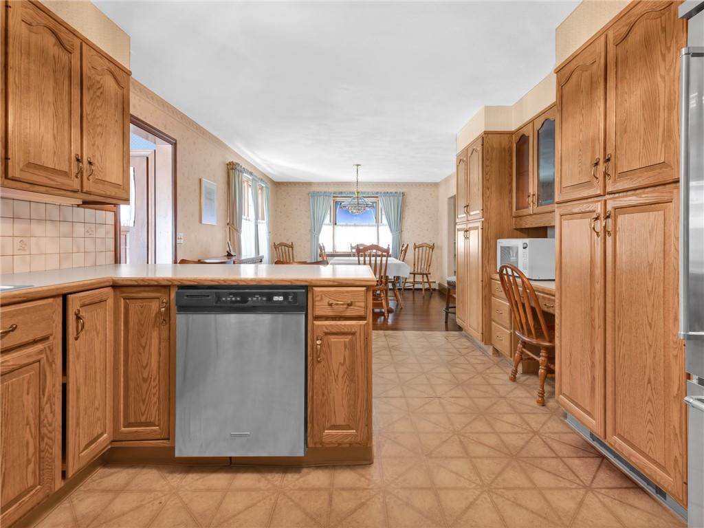 47 Homeland Street Property Photo 10