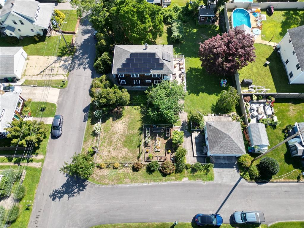 84 Alden Avenue Property Photo 2