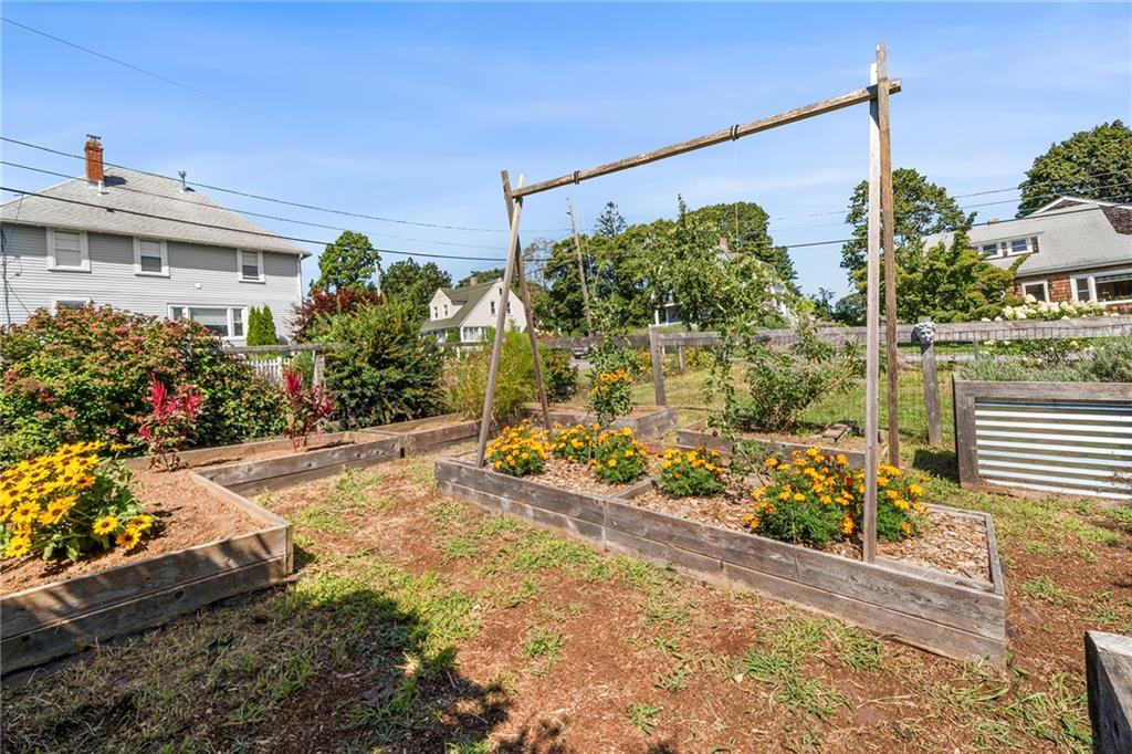 84 Alden Avenue Property Photo 42