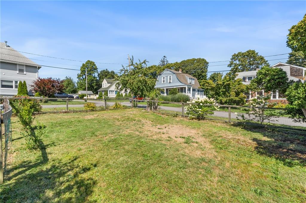 84 Alden Avenue Property Photo 43