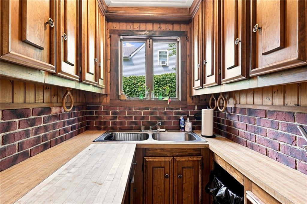 41 Mount Hope Avenue Property Photo 8