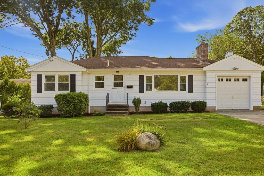 205 Lincoln Avenue Property Photo 1
