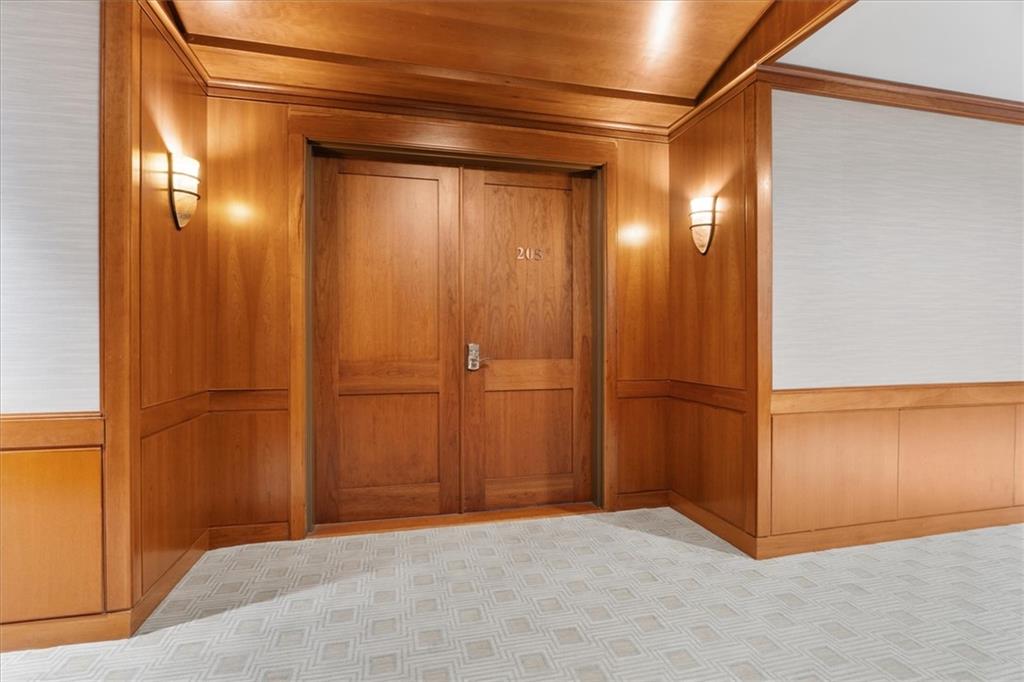 345 Thames Street Unit 205n Property Photo 3