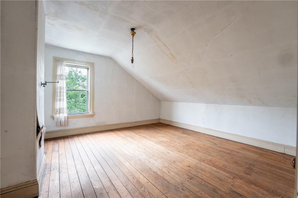 126 Clay Street Property Photo 4