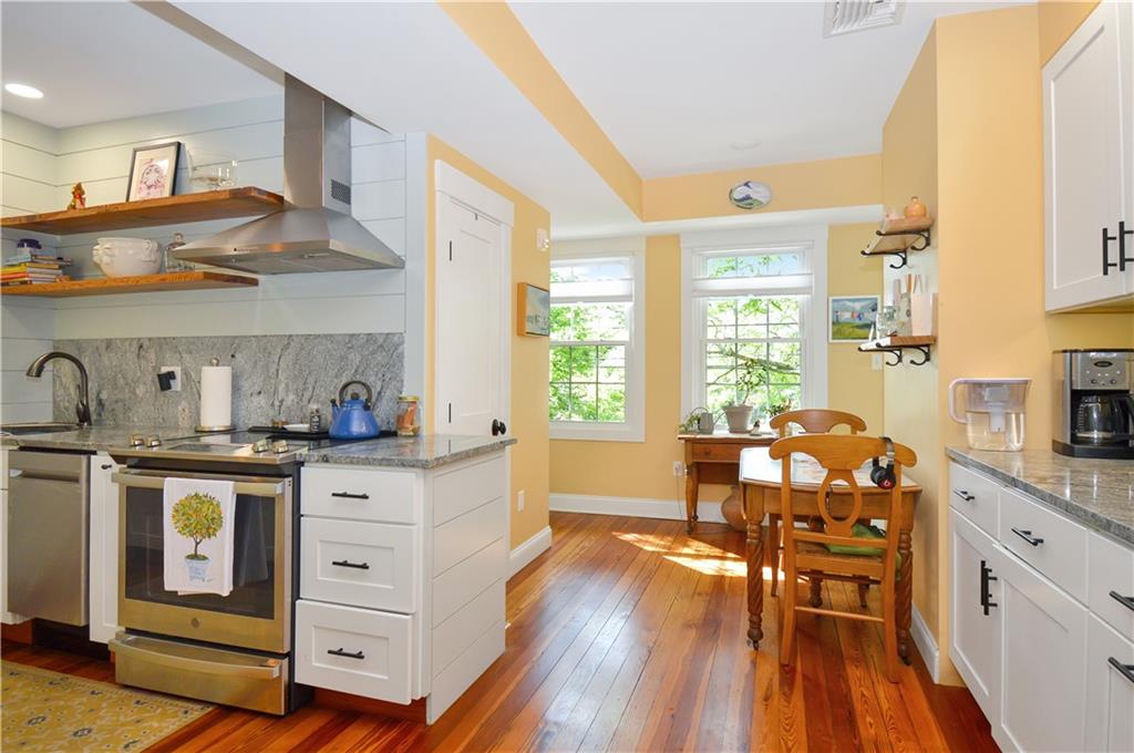 7 Bay View Avenue Unit B Property Photo 3