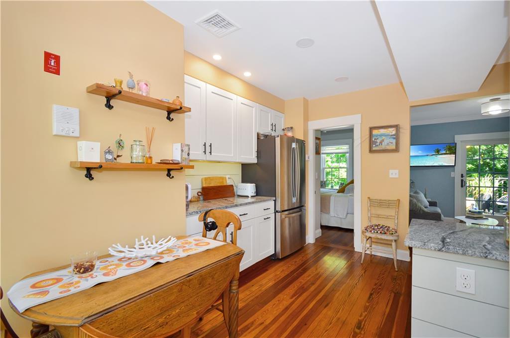 7 Bay View Avenue Unit B Property Photo 6