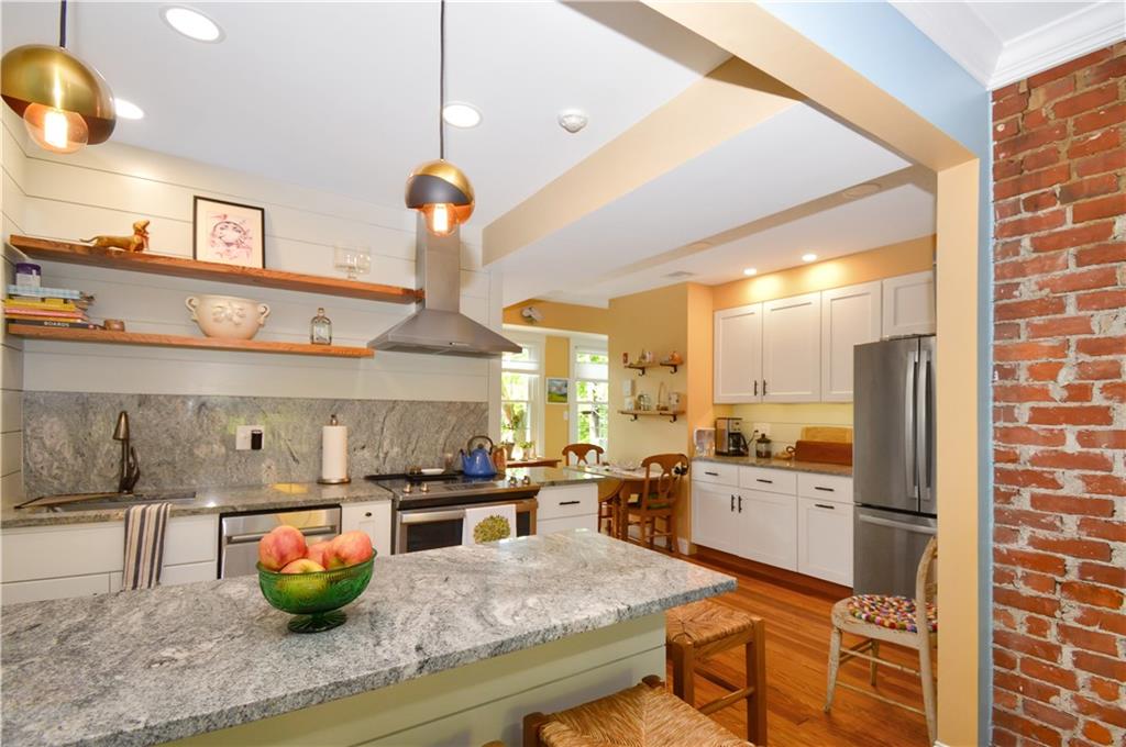7 Bay View Avenue Unit B Property Photo 16
