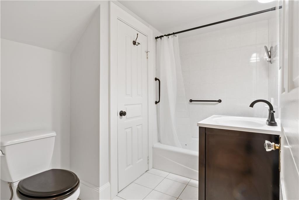 217 Hope Street Unit 3 Property Photo 19