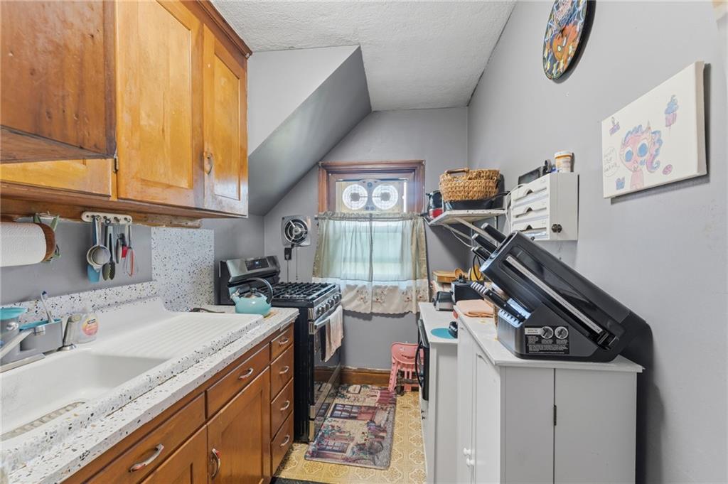 106 John Street Property Photo 13