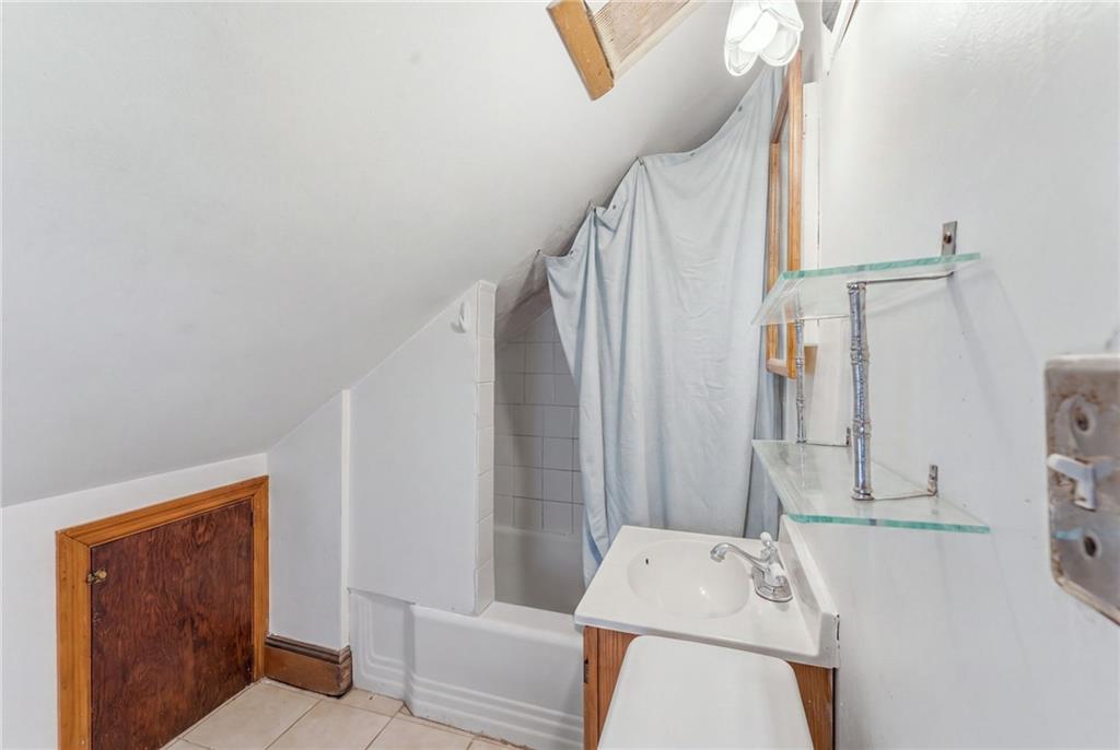 106 John Street Property Photo 32