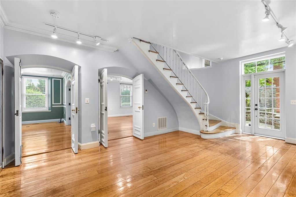 195 George Street Property Photo 13