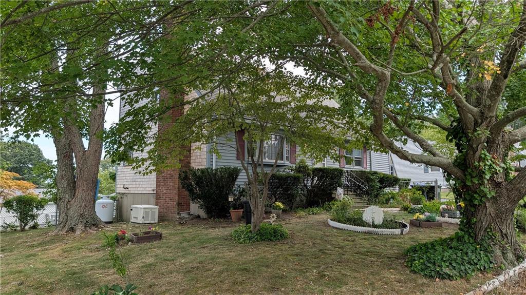 7 Charlotte Drive Property Photo 2