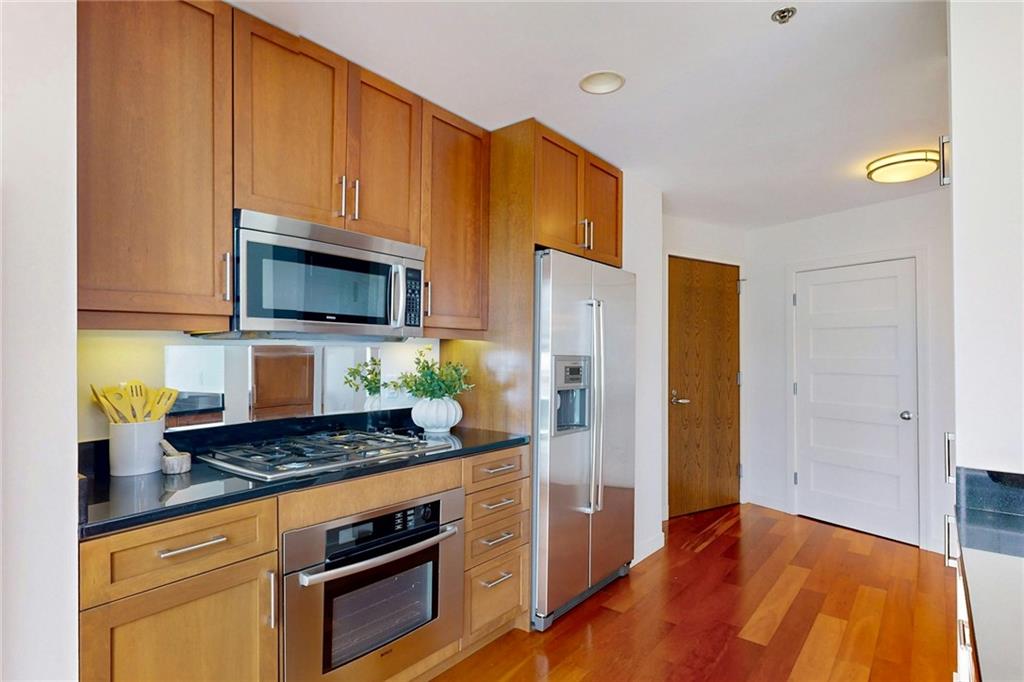 100 Exchange Street Unit 1006 Property Photo 13