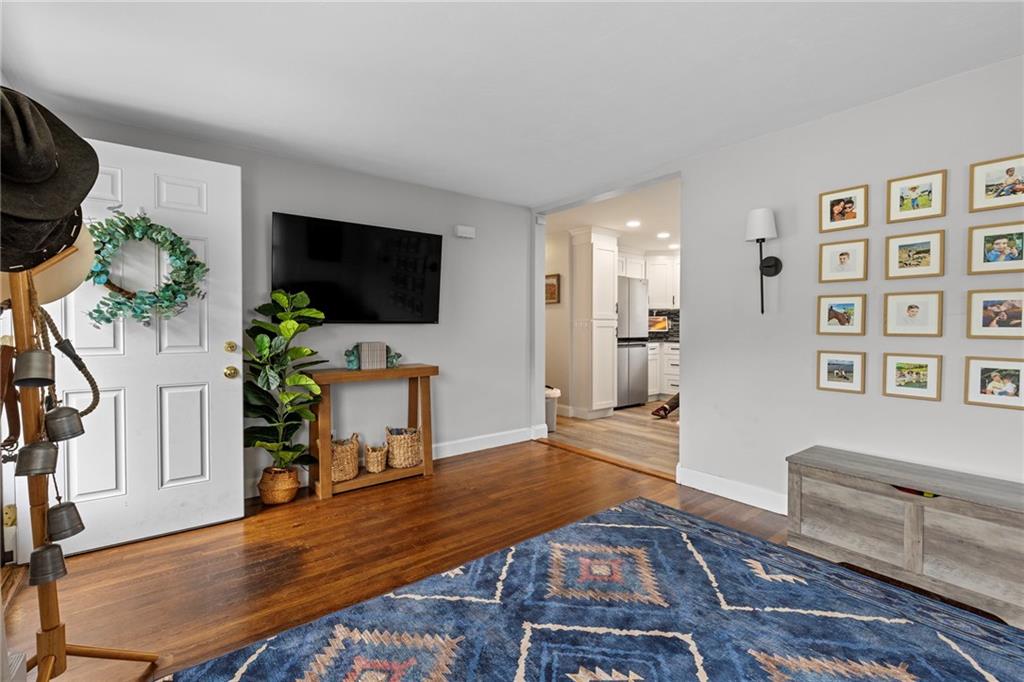 198 Holland Street Property Photo 3