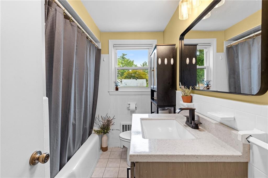 198 Holland Street Property Photo 23