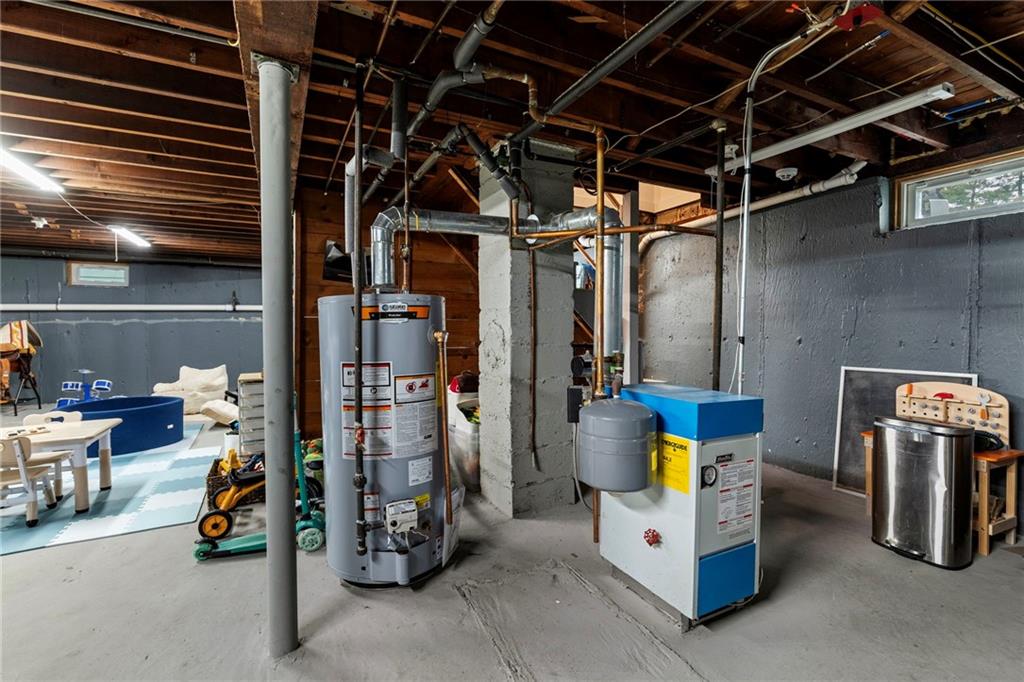 198 Holland Street Property Photo 36