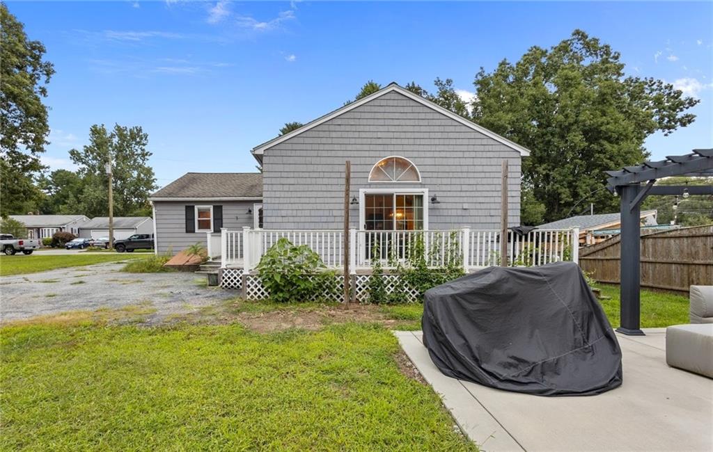 24 Fairbanks Avenue Property Photo 4
