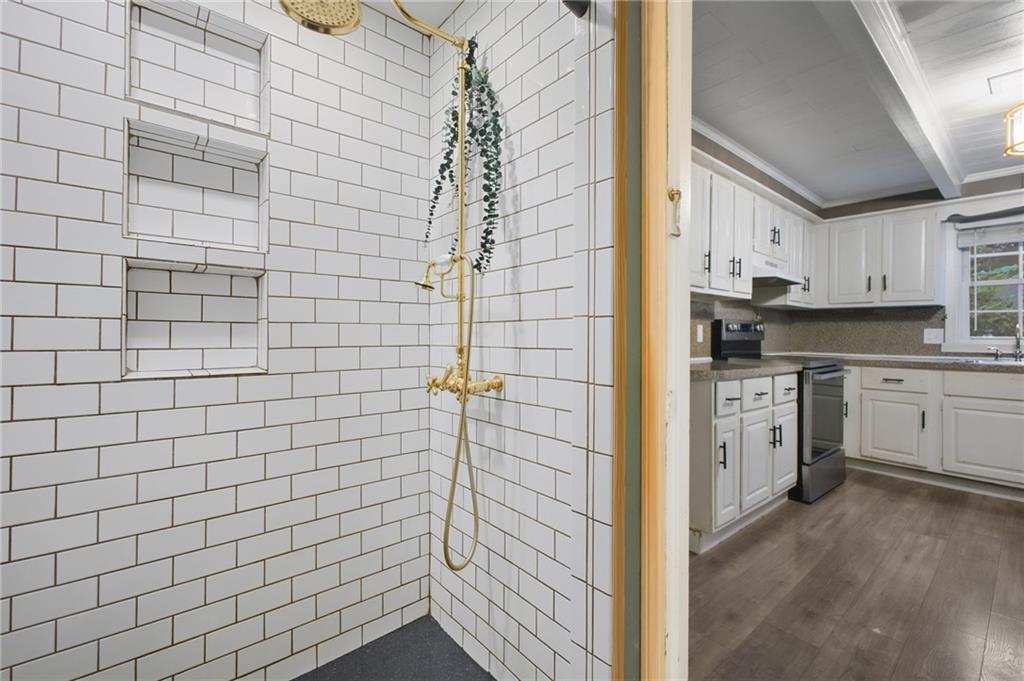 24 Fairbanks Avenue Property Photo 13