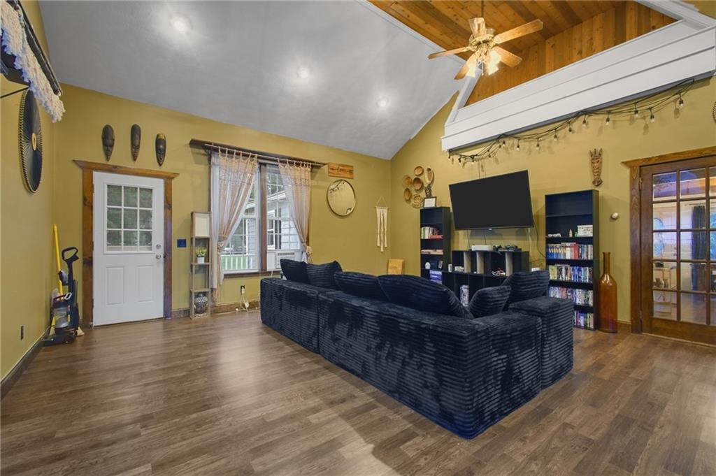 24 Fairbanks Avenue Property Photo 21